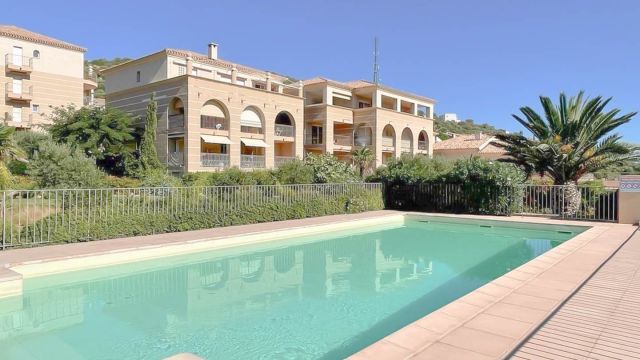 Maison dans résidence, jardin ,vue mer, piscine commune