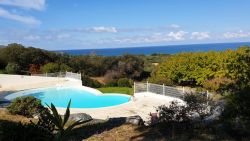Maison climatisée avec piscine commune à 200m de la plage