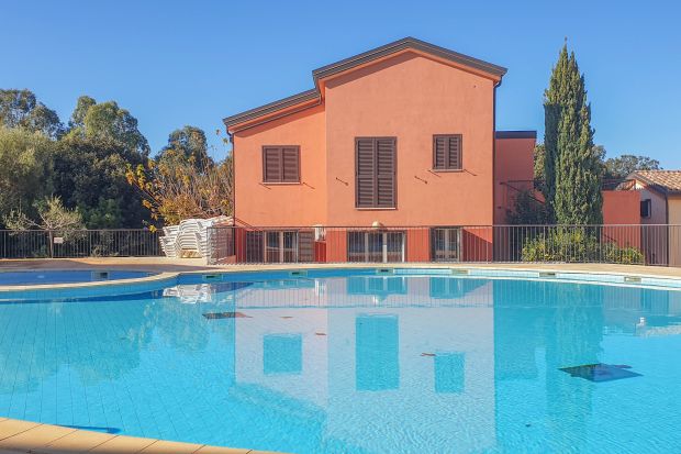 Appartement climatisé, piscine commune, proche plage et commerces