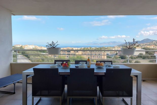 Appartement climatisé, proche du centre d'Ile Rousse et plage