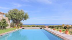 Villa climatisée avec piscine, vue sur Ile de la Pietra