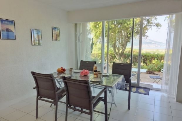 Appartement rez-de-chaussée vue mer sur Algajola, calme et sérénité